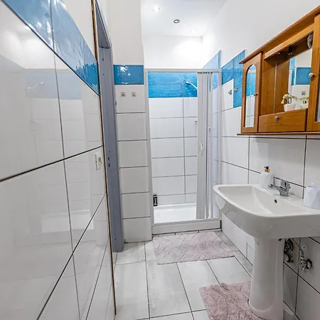 Borghetto Nora 5 * 그라비나 디 카타니아