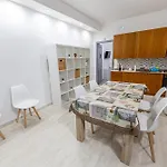Etna & Catania Appartamento Con Terrazza Wifi E Parcheggio Gratuito * Гравина-ди-Катания