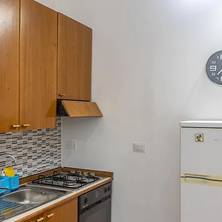 Casa Familiare Borghetto Nora 5 * Gravina di Catania